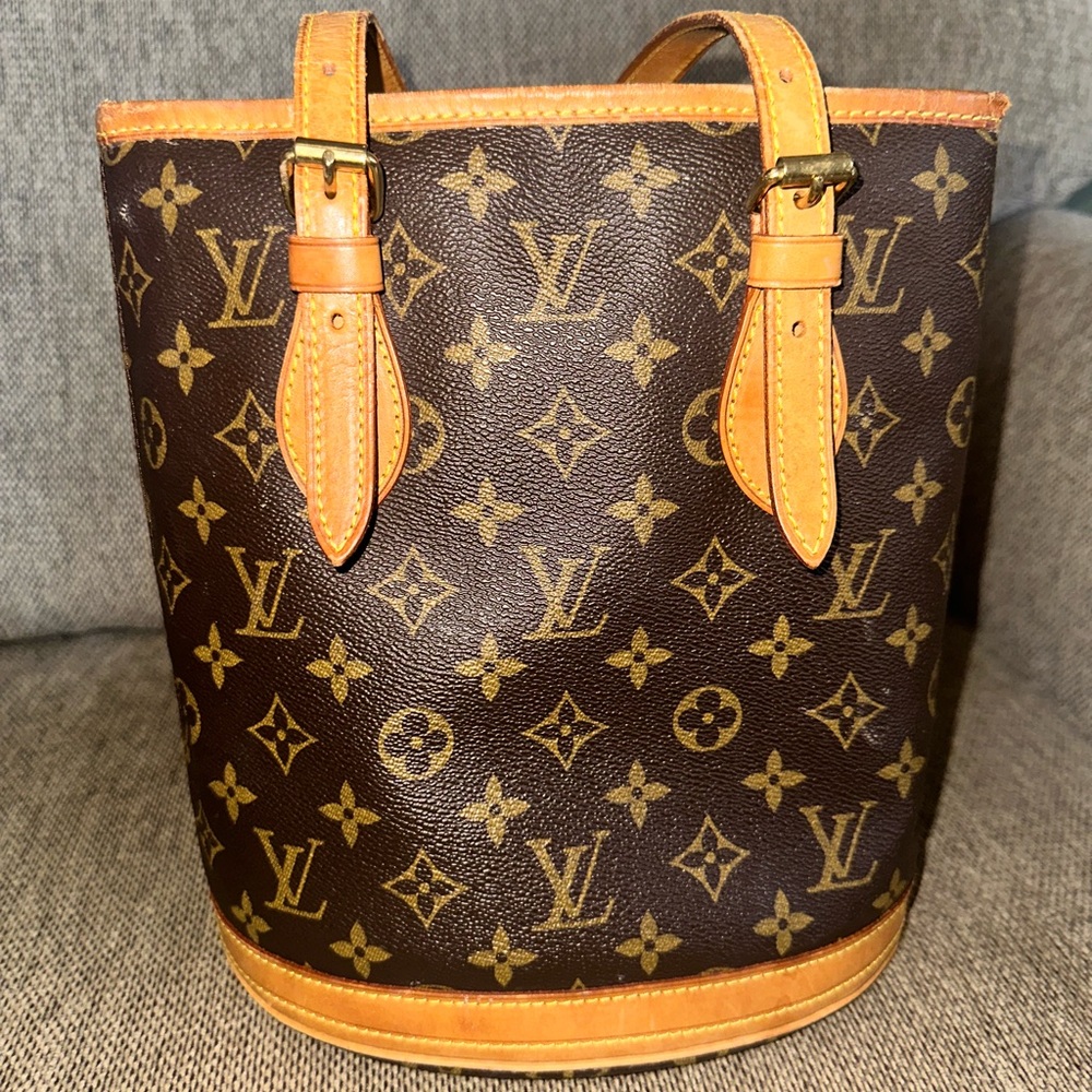 Louis Vuitton Monogram Bucket PM Shoulder Bag M42238 LV G4963